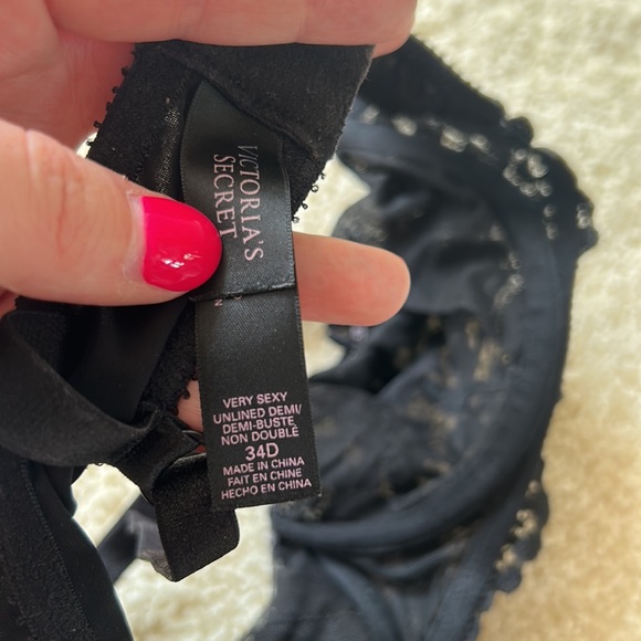 Victorias Secret Very Sexy Unlined Demi Bra - Picture 8 of 8